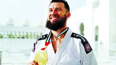 বসনিয়ার এক এতিম বালকের বিশ^ জয়