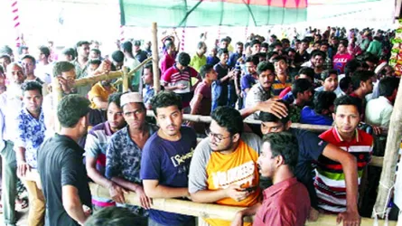 নিমেষেই উধাও বাসের অগ্রিম টিকিট