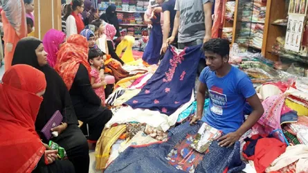 মিরসরাইয়ে জমে ওঠেছে ঈদ বাজার