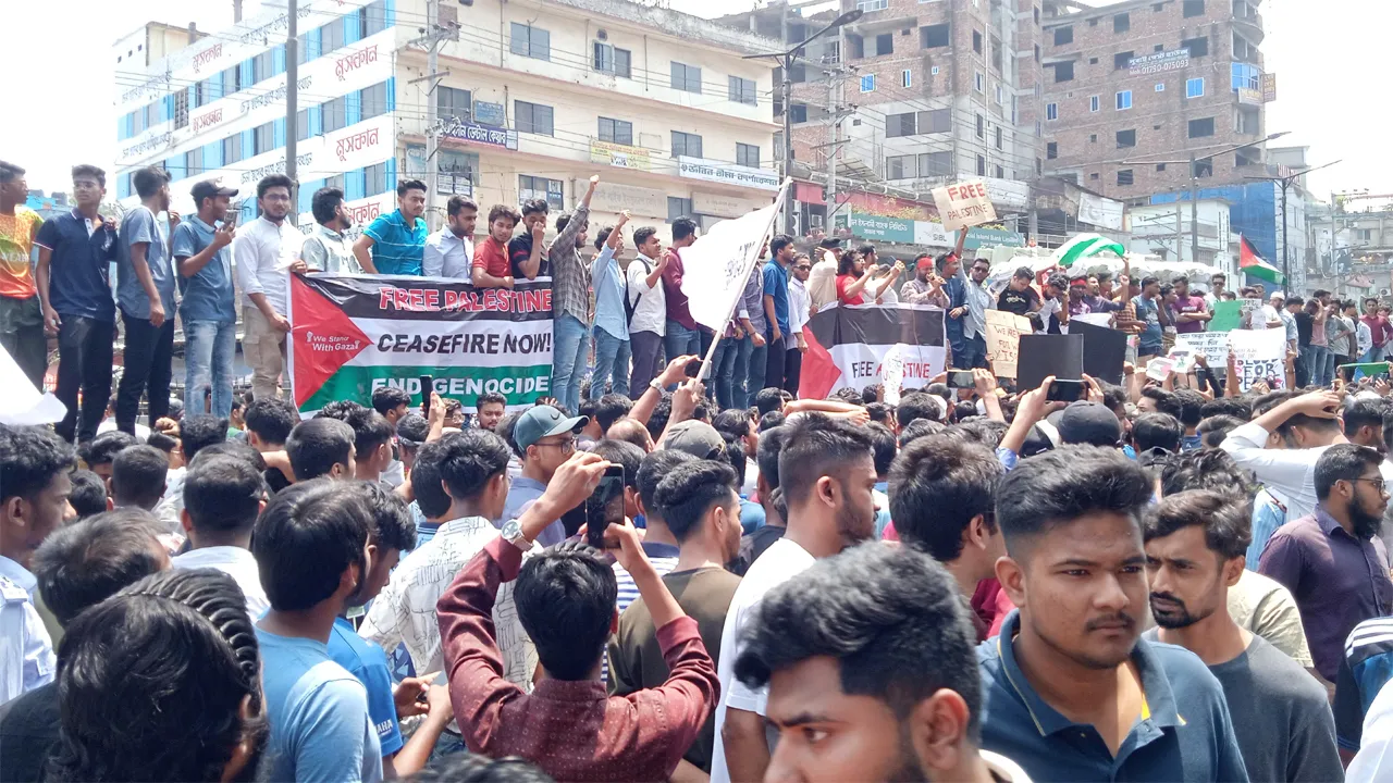 ‘ইসরাইলি হামলা আজ মানবতাকেও প্রশ্নের মুখে ফেলেছে’