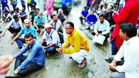 হবিগঞ্জে মাদক দিয়ে সাংবাদিক আটকের প্রতিবাদে ধর্মঘট