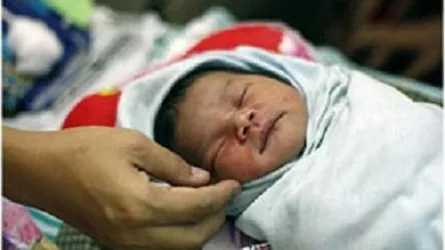 পলিথিনে মোড়ানো নবজাতক উদ্ধার