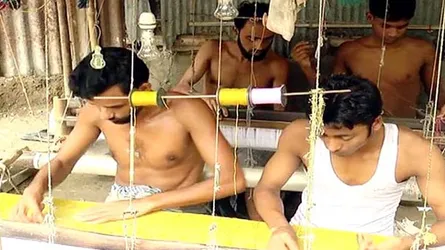 ঈদ আয়োজনে ব্যস্ত মনোহরদীর জামদানী পল্লী
