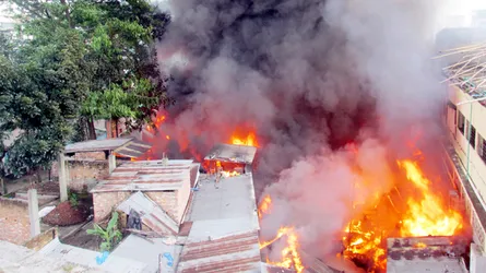 ময়মনসিংহে হর্কাস সুপার মাকেটে অগুনে অর্ধশত কোটি টাকার ক্ষতি