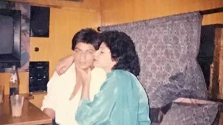 শাহরুখের বোন পাকিস্তানে নির্বাচন করছেন