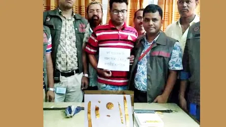 বেনাপোলে স্বর্ণের বেল্টসহ ভারতীয় আটক