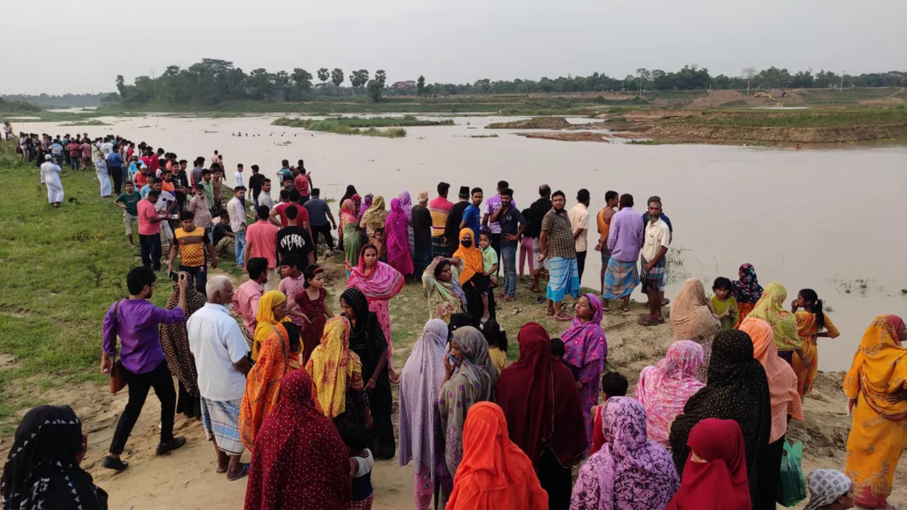 কুমিল্লা গোমতী নদীতে ডুবে কিশোরের মৃত্যু
