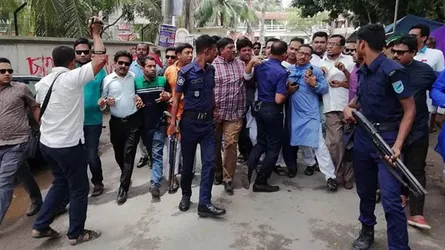 ফরিদপুরে বিএনপির মিছিলে পুলিশের বাধা