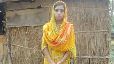 অর্থের অভাবে বিশ্ববিদ্যালয় ছাড়লো মেধাবী ছাত্রী মিম