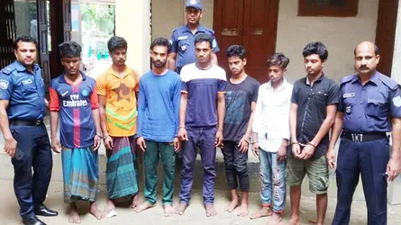 মহাসড়কে ডাকাতি : ৭ ডাকাত গ্রেফতার