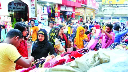 ঈদের বাজার জমজমাট