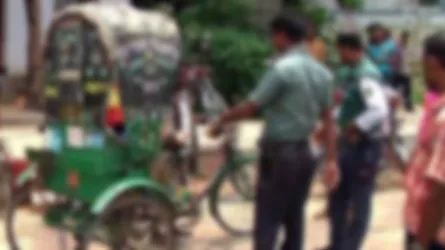 বয়োবৃদ্ধ এক রিকশাচালকের সততা