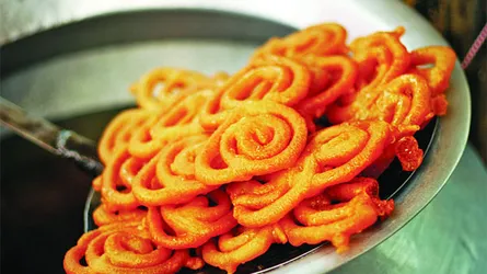 ইফতারে ঢাকার হালিম ও জিলাপি