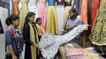 রাজধানীজুড়ে ঈদ কেনাকাটার ধুম