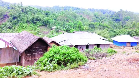 মিরসরাইয়ের পাহাড়ে ১৫ হাজার মানুষের ঝুঁকিতে বসবাস