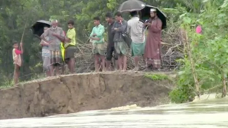 মৌলভীবাজারে বন্যায় অর্ধলাখ মানুষ পানিবন্দি
