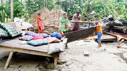 ঝড়ে সব স্বপ্ন তছনছ