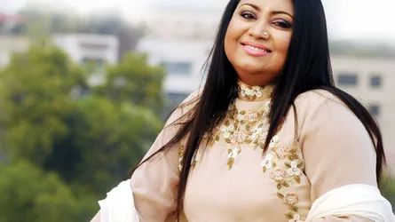 বেবী নাজনীনের গান ভালোবাসা মরে না...