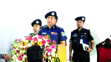 ঈদে ঘরমুখো মানুষের যাত্রা নিরাপদ করতে সমন্বিত উদ্যোগ নিয়েছে  পুলিশের : আইজিপি