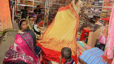 বেশি বিক্রি হচ্ছে গাউন ও ভিনয় ফ্যাশন-১৮