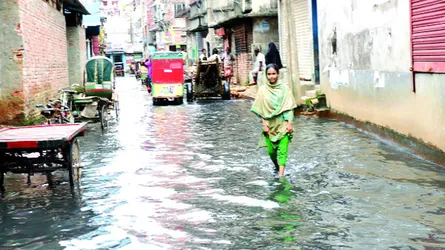 নোংরা পানিতে নিত্য বসবাস শ্যামপুর-কদমতলীবাসীর