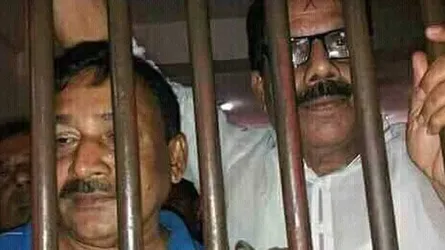 দুস্থদের মাঝে ঈদসামগ্রী বিতরণকালে বিএনপির দুই নেতা আটক