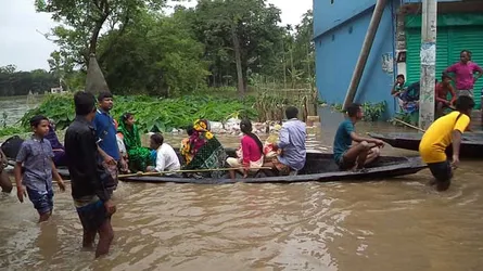 মনুর পানি বৃদ্ধি অব্যাহত, মৌলভীবাজার শহরজুড়ে আতঙ্ক