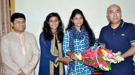 রংপুরে ২ নারী ক্রিকেটারকে সংবর্ধনা