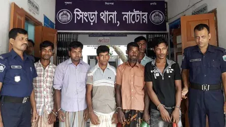 সিংড়ায় জুয়া খেলার সময় ৫ জন আটক