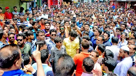 জীবনের মায়া ত্যাগ করে রাজপথে নামতে হবে: ভিপি সাইফুল