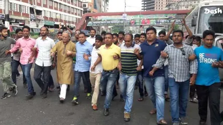 খালেদা জিয়ার মুক্তি দাবিতে রাজধানীতে রিজভীর নেতৃত্বে মিছিল