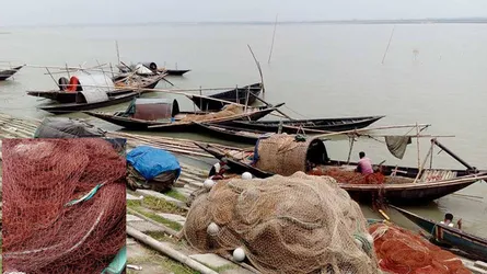ইলিশ শিকারের জমজমাট প্রস্তুতি