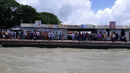 পাথরঘাটায় নদীতে গোসল করতে গিয়ে স্কুলছাত্র নিখোঁজ