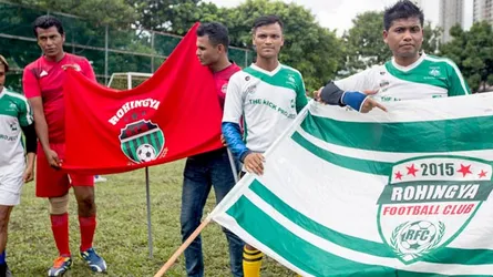 রোহিঙ্গা শরণার্থীদের প্রীতি ফুটবল ম্যাচ