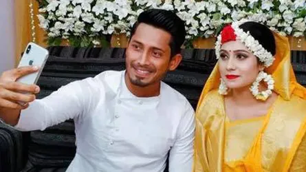 দোয়া চেয়েছেন বিজয়