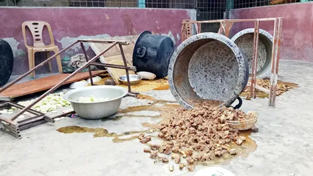 বিয়ে বাড়ির সব খাবার ফেলে দিলেন ভ্রাম্যমান আদালত