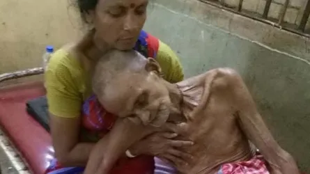 ভারতের বন্দীশিবির থেকে ছাড়া পেলেন ১০২ বছরের বৃদ্ধ ‘বিদেশি’