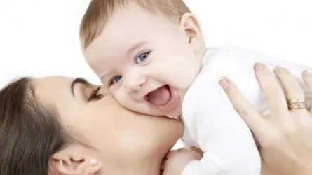 এই গরমে শিশুর খাবার এবং পোষাক কেমন হওয়া উচিত