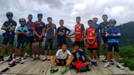 গুহায় হারিয়ে যাওয়া ক্ষুদে ফুটবলারদের খোঁজ মিলেছে