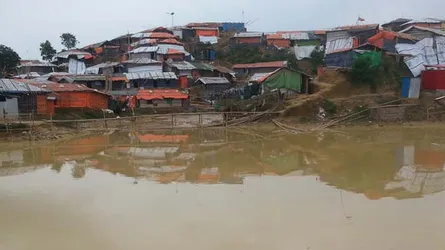 টানা বর্ষণে উখিয়ায় রোহিঙ্গা ক্যাম্পে দুর্ভোগ