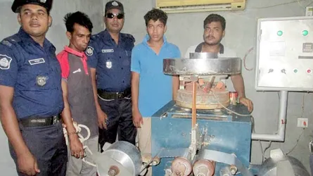 পাবনায় নকল ওষুধ তৈরির কারখানার সন্ধান