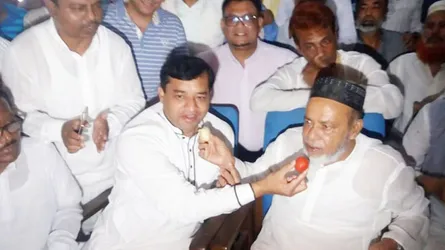 গাজীপুরে হাসানের অফিসে মেয়র জাহাঙ্গীর