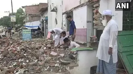হিন্দুদের তীর্থে যাওয়ার রাস্তা বড় করতে ভাঙ্গা হলো মসজিদ