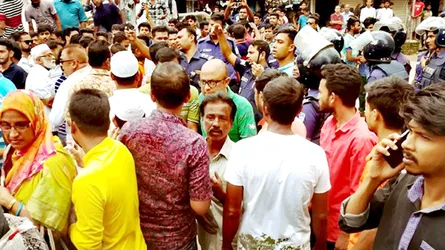 ময়মনসিংহে বিএনপির অবস্থান কর্মসূচীতে পুলিশের বাঁধা