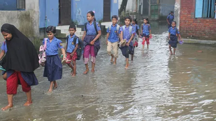 গোসাইরহাটে প্রাথমিক বিদ্যালয় মাঠে জলাবদ্ধতা