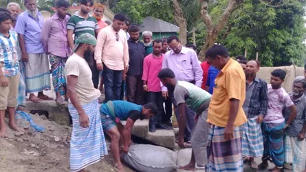 চাঁদপুরে নদীভাঙন প্রতিরোধ কাজ শুরু