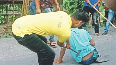 যন্ত্রণায় কাতরাচ্ছে হাতুড়িপেটায় আহত তরিকুল