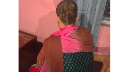 পায়ে শিকল বেঁধে পান করানো হলো প্রস্রাব, কাটা হলো চুল