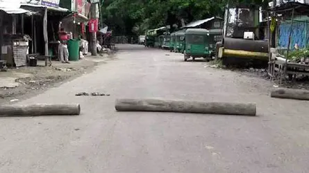 অপহৃত ১৬ গ্রামবাসীকে উদ্ধারের দাবিতে নানিয়ারচরে সড়ক ও নৌপথ অবরোধ চলছে