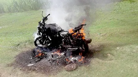 রাজবাড়িতে মোটর সাইকেল ভাংচুর ও অগ্নিসংযোগ